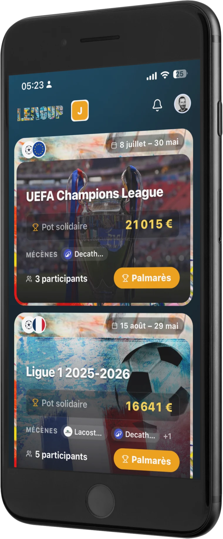 L'app LeagUp sur smartphone — cartes de compétitions